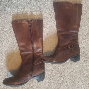 Boots Clarks size 6.5